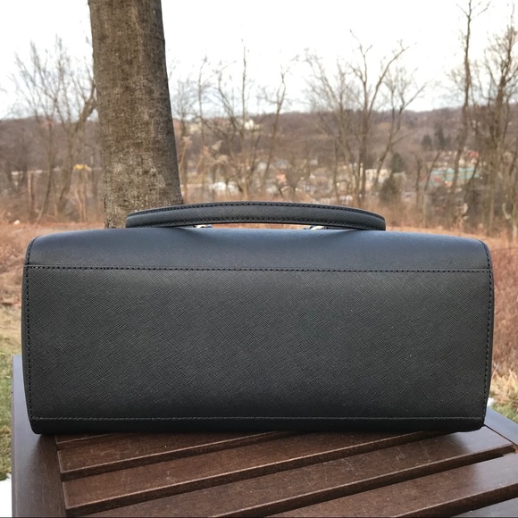 ❗️SOLD❗Michael Kors Sofia Large Tote Shoulder Bag - Picture 5 of 8